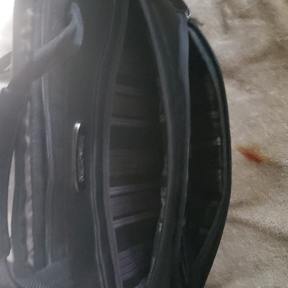 *KENNETH COLE REACTION*,* Computer Bag * - Picture 5 of 5